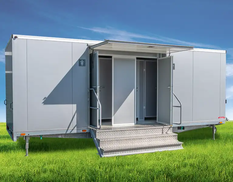 toilettenwagen-premium-4x2-mieten Toilettenwagen Premium 4x2